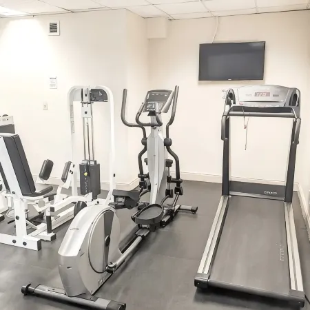 RAMADA SARASOTA CONDO HOTEL#407 Waterfront Balcony, King Bed,  Pool, Kitchenette