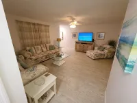 House with a heated pool - badewanne