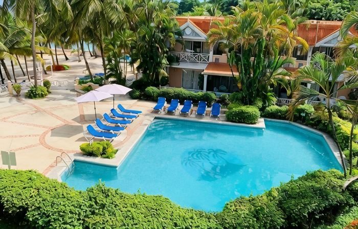 Coco Reef Resort & Spa