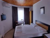 Ksamil Apartments - Bergblick