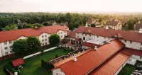 Normandy Farm Hotel & Conference Center - parking