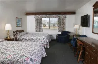 Lighthouse Inn - Two Rivers