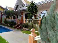 The Executive Villa Inn & Suites - Rooftop Pools