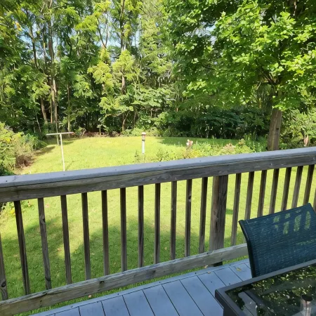 2 mi from VT campus. Great house - football games, graduation, or campus visits.