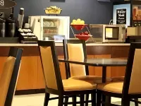 Fairfield Inn & Suites Chicago St. Charles - Desayuno