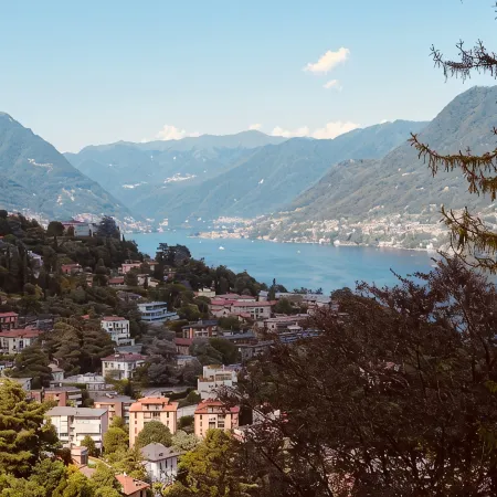 Como lake view/ktcn/AC/WiFI/free Parking