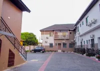 Adedots Apartment And Suites - Holiday Apartments