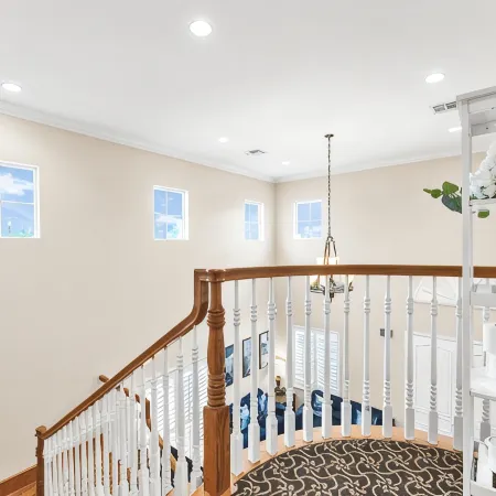 Convenient Located Warming Large 4 Bedroom 3 Bath Home Near DTLA over 2,100 SF
