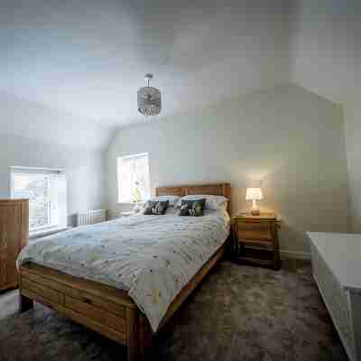 Charming Farmhouse Retreat | Peaceful Stay Near Derry City Rooms