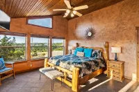 Legendary 3 Bedroom Estate with Pool & Hot Tub! - 4-Star