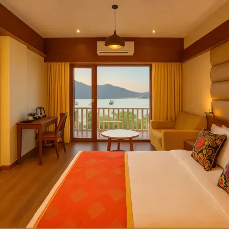 Hotel Hilltop Palace