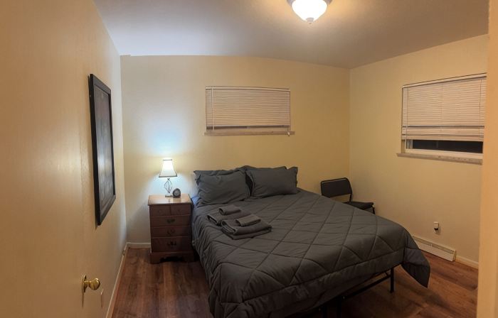 Cozy Corner 1401- West -Unit 2-bedroom apt in adorable La Junta with WiFi, AC