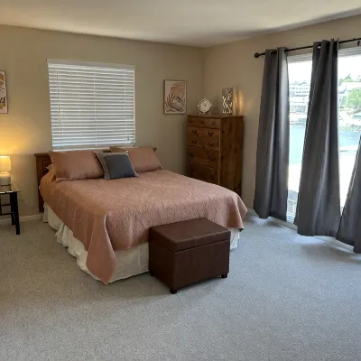 Charming Condo 2BR/2BA condo w/pool & beautiful view in wonderful Osage Beach! - Homestays