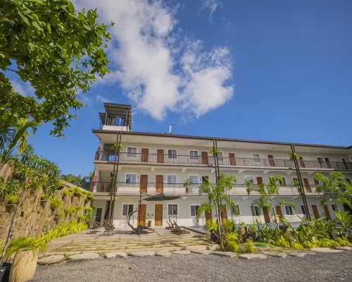 Bayview Garden Resort Hotels in Dauis