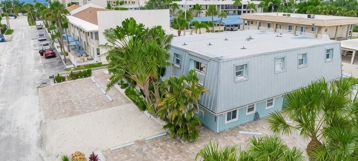 Bright & Modern ~ Heated Pool ~ Gated Beach ~ Pkg! Hotels in Siesta Key