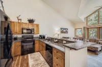 Lux 3/3 Chalet! 4 Min Walk to Quicksilver Lift & Main STPRIVATE Hot TUB" - Feriehus