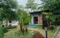 By the River Cottage with Private Warm Pool - 3-Star