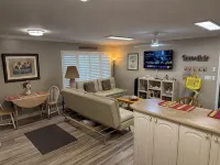 Welcoming One Bedroom Ground Floor condo with WiFi in charming Carpinteria - Pools