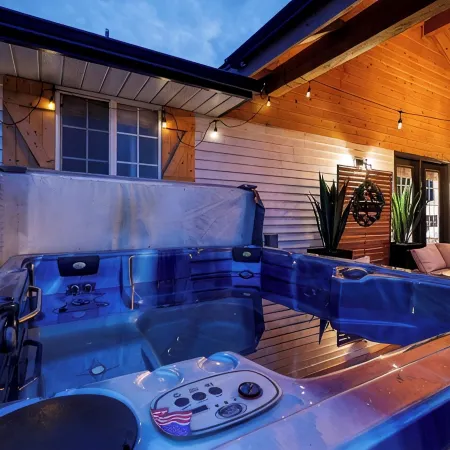 2 Bedroom Near Zion•Bryce•Wave: Hot Tub, Dining/Patio & Games - Red Rock Views!