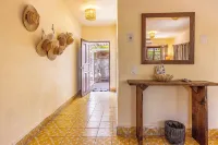 Casa Loreta (Sleeps 12, close sea, private pool)