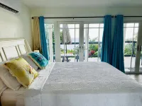 Easy location, Ocean view, Sunsets, Jeep Available, Solar, Battery Power, Wifi - balcony