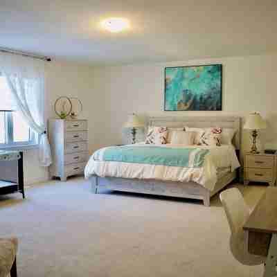 House in Wasaga Only 18 Min Away from Blue Mountain! 5 Min Away from the Beach! Rooms