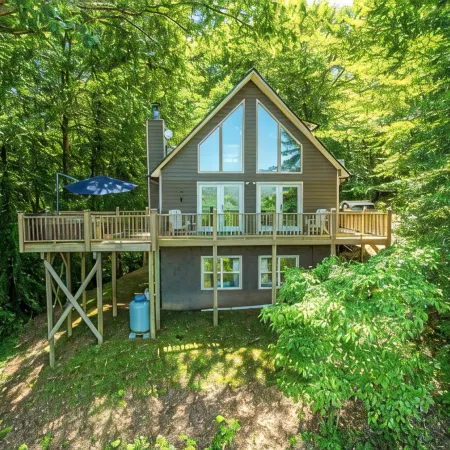 Stunning View! Hot Tub, Grill, Fire Table, Wi-Fi!