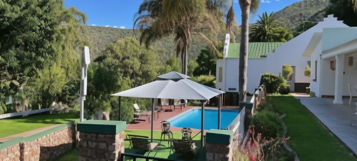 Old Mill Lodge, Seasonal Working Ostrich Farm & Restaurant, Oudtshoorn Hotele w: Oudtshoorn
