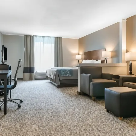 Comfort Inn & Suites Porter Near Indiana Dunes
