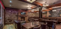 Number 44 Hotel & Bar - พร้อมอาหารเช้า