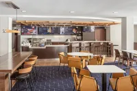 Courtyard Portland Airport - breakfast
