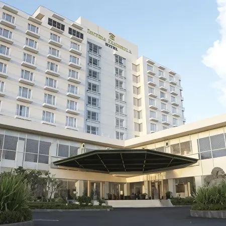 Sintesa Peninsula Hotel
