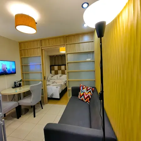 Citispace 1BR Unit Ridgewood Towers Near BGC #RW07