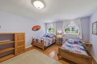 Waterfront Retreat w/ Pool, Hot Tub, Dock & Sand Beach. Relax & Enjoy the Rivah! - Wifi