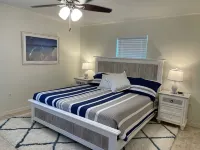 Large Full Duplex with Pool / Hot tub Pet Friendly  581- 591 10th Street