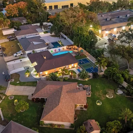HotTub Pickleball MiniGolf GameRoom UltimateFrisbee HeatedPool Near Ami