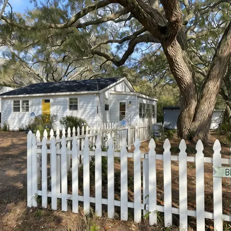 Charming Artist’s Cottage Near the Beach, Large Lot with Beautiful Oaks