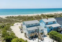 Oceanfront Family Cottage: Hot Tub, Heated Pool. Game Room & Stunning Beach View - 4-Star
