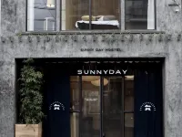 Sunny Day Hostel Hotels near Mecon