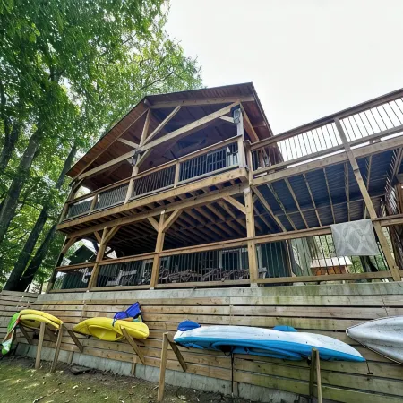 Cozy Sacandaga Lake Home, Sleeps 15, Fire Pit, Outdoor Deck, Pet Friendly!