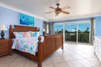 Beach House, Waterfront, Sombrero Beach, Florida Keys Rental, Private Pool, Dock