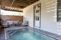 Porch House W/Swim Spa/Pool &3 Big Screens To Enjoy - Kolam Renang Peribadi