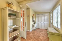 Butterfly Cottage - Unique Cottage located in Historic Downtown Saugatuck - Wi-Fi