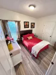 Spacious 5 Bedroom Home, two blocks to FSU. Oversized parking for up to 8 cars - Alojamientos