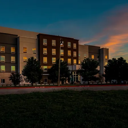 Holiday Inn Express & Suites GARLAND E - LAKE HUBBARD I30 by IHG