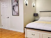 Charming 2-bedroom apartment with WiFi, AC in superb Canton Hotels in Canton