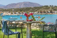 Villa Minoa Just Next to the Beach, with Surprising Sea and Mountain Views - con vistas a la montaña