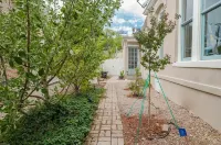 Radiant Historic Downtown Home I Lots of Light I Covered Parking - อพาร์ทเม้นท์