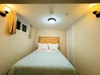 5-Bedroom House in Hays with AC, WiFi - 3 étoiles