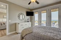 Spectacular 9 Bedroom Luxury Oceanfront sleeps 40  Heated Pool* + Hot Tub*!! - Boutique